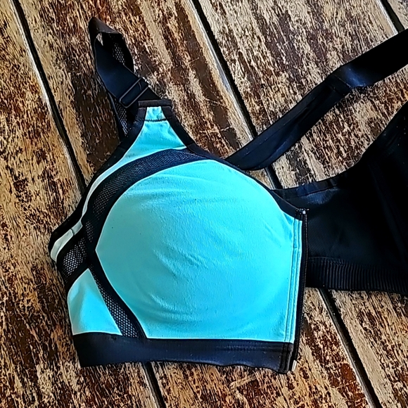 Victoria Secret Sport, Bra's 32 DD - Picture 11 of 13